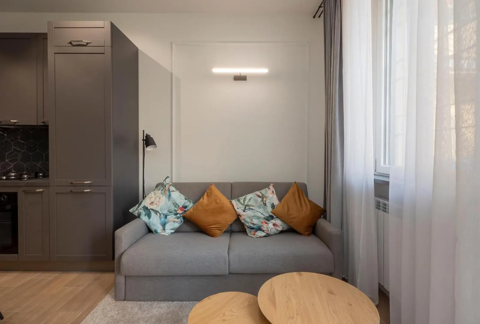 Youhosty - Modern Portello Apartment Milan