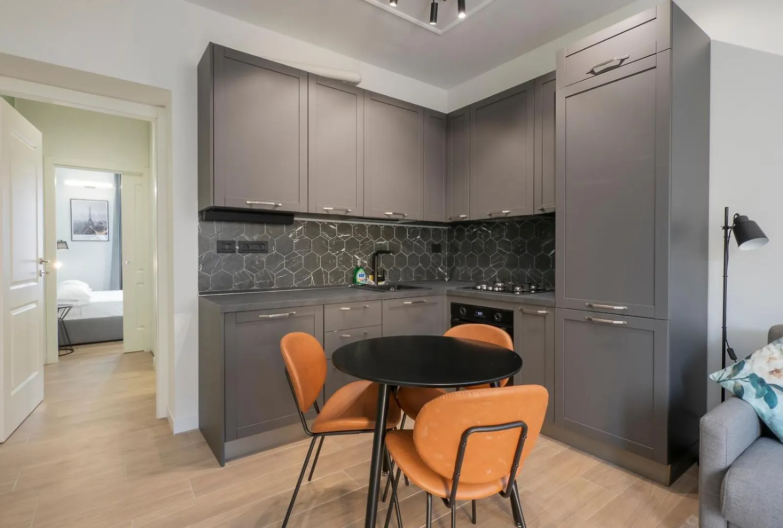 Youhosty - Modern Portello Apartment Milan