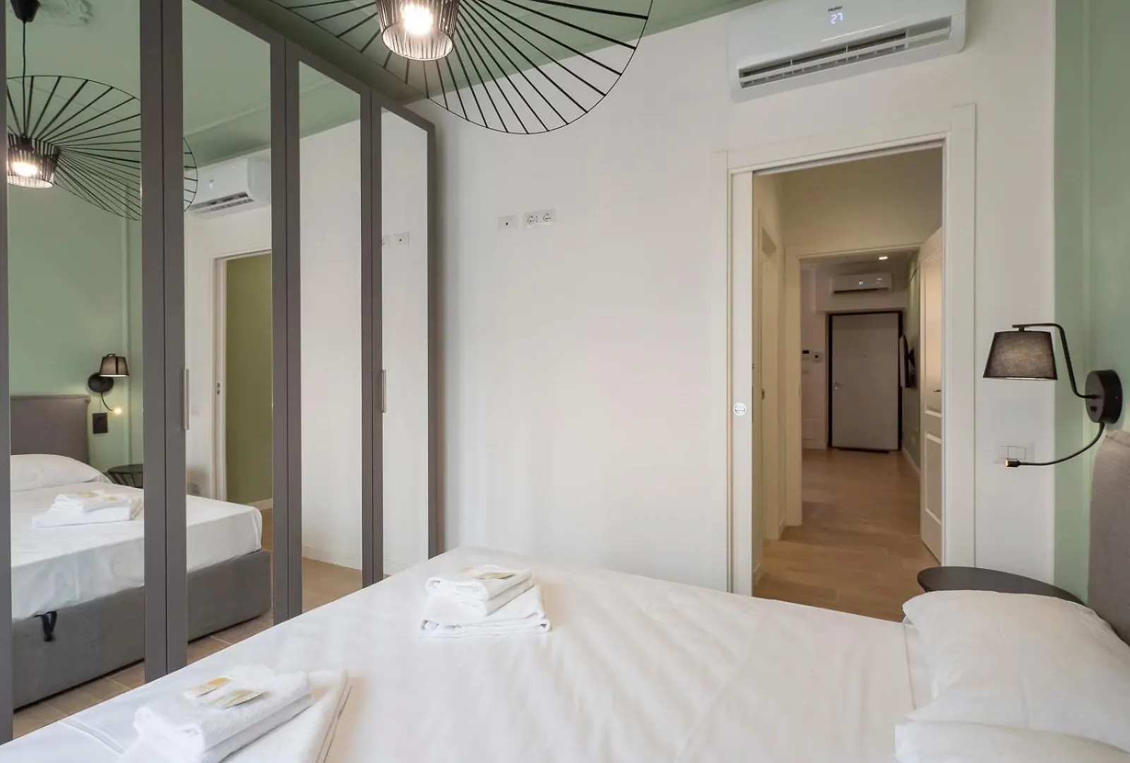 Youhosty - Modern Portello Apartment Milan