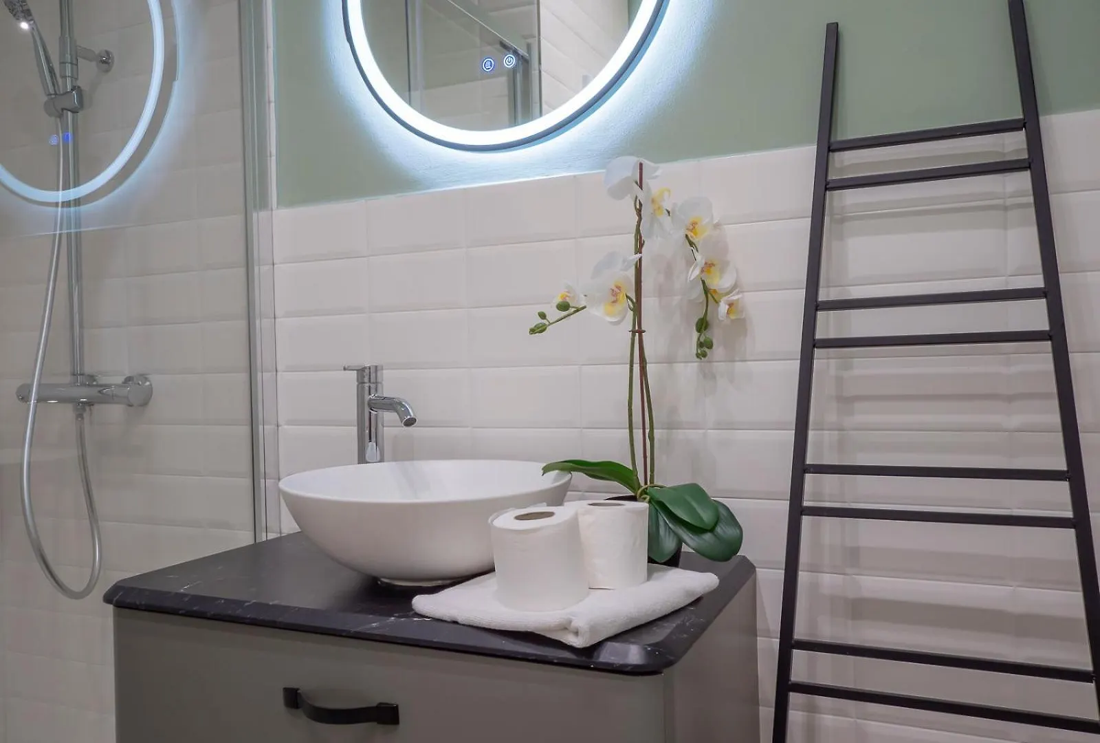 Youhosty - Modern Portello Apartment Milan
